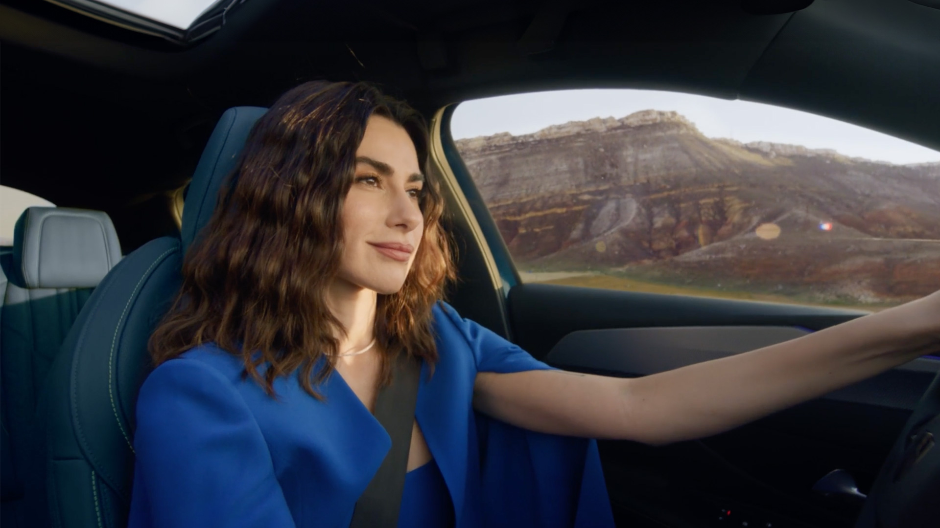 Yeni Peugeot 408 & Nesrin Cavadzade